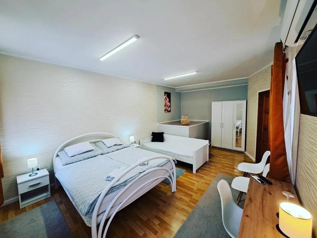 Arkad Apartmanhaz Szeged 0*,  Hungary